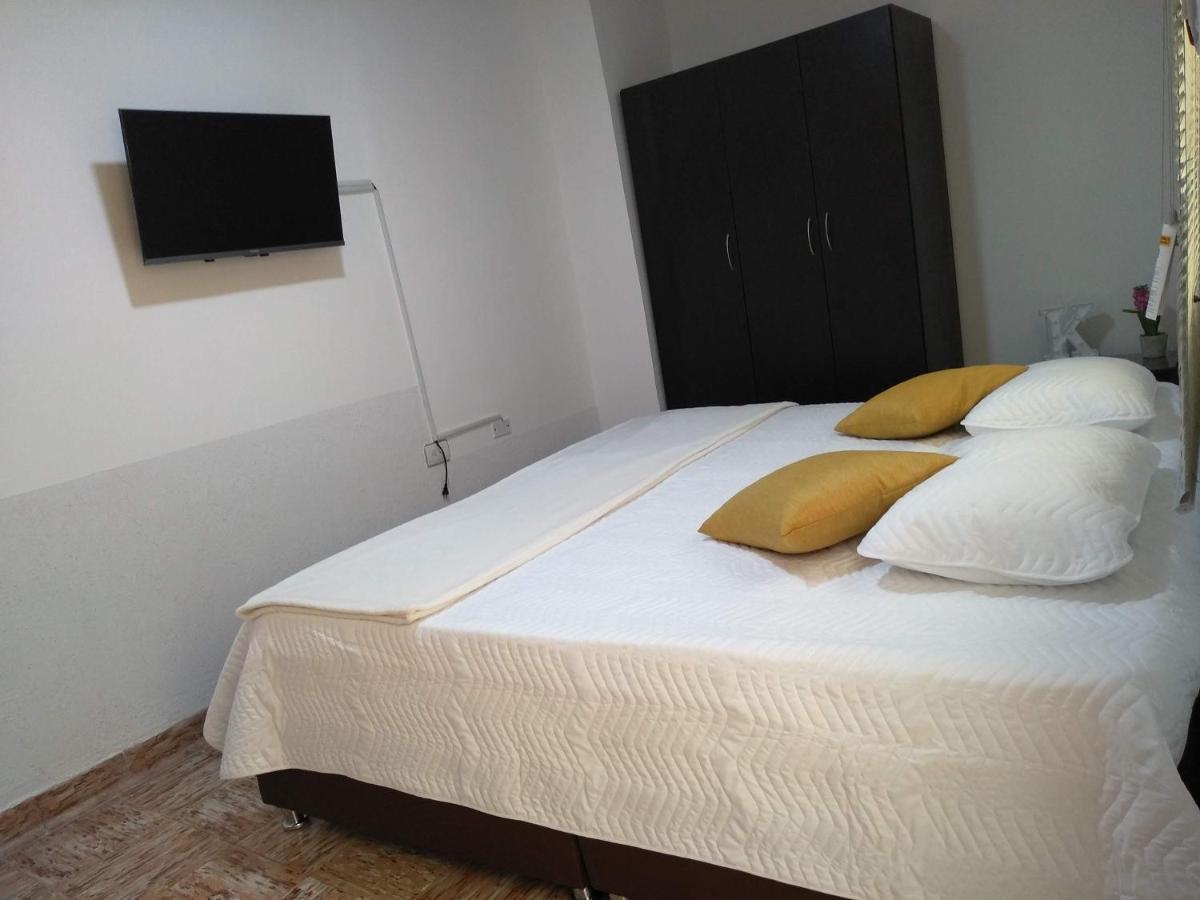 Komodo Alojamiento- Hostal Autoservicio, Ubicado Cerca Al Centro Historico - Bano Privado, Wifi , Cama 2X2 Y Agua Caliente Y Cocina Compartida Popayan Extérieur photo