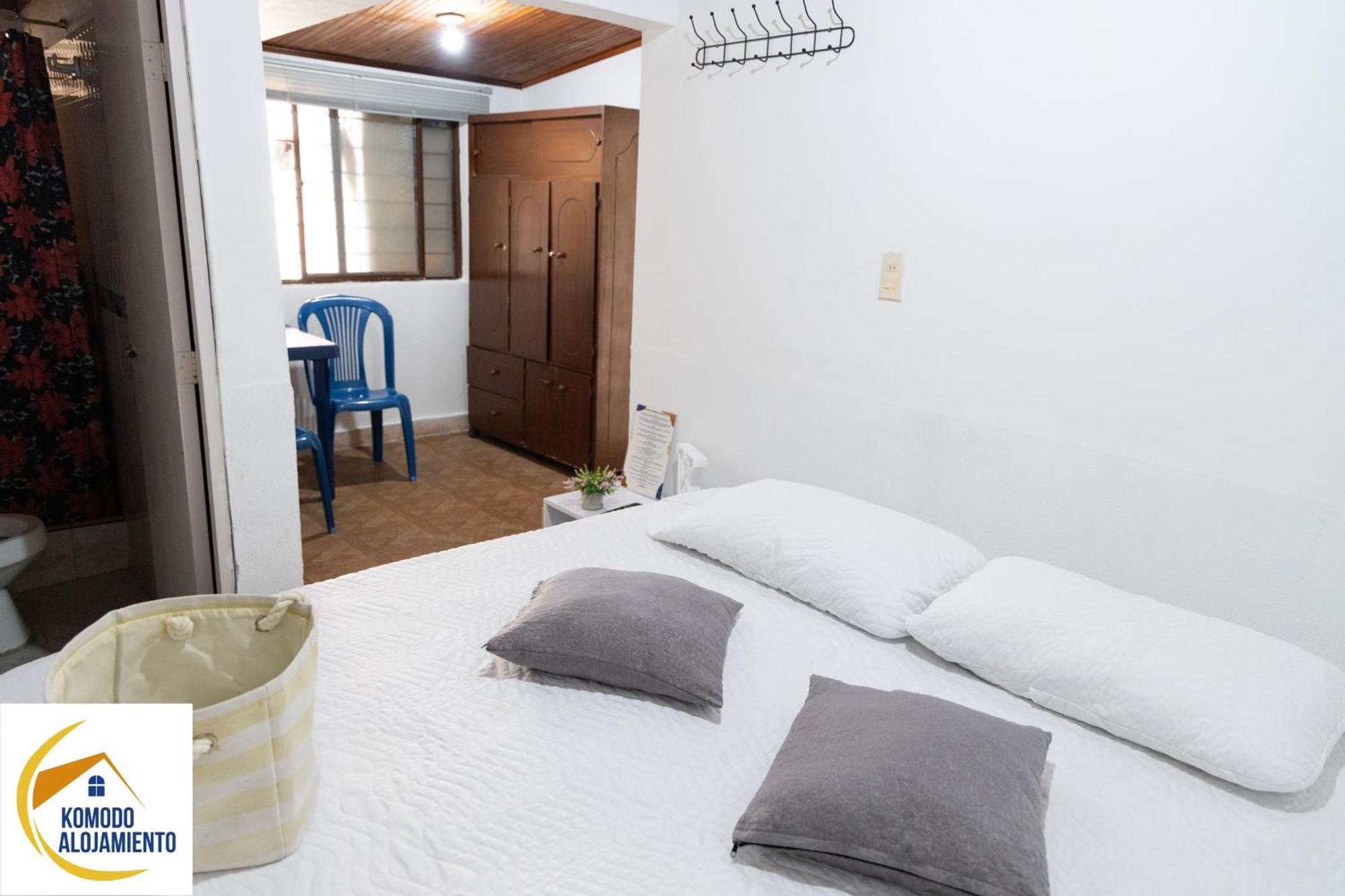 Komodo Alojamiento- Hostal Autoservicio, Ubicado Cerca Al Centro Historico - Bano Privado, Wifi , Cama 2X2 Y Agua Caliente Y Cocina Compartida Popayan Extérieur photo