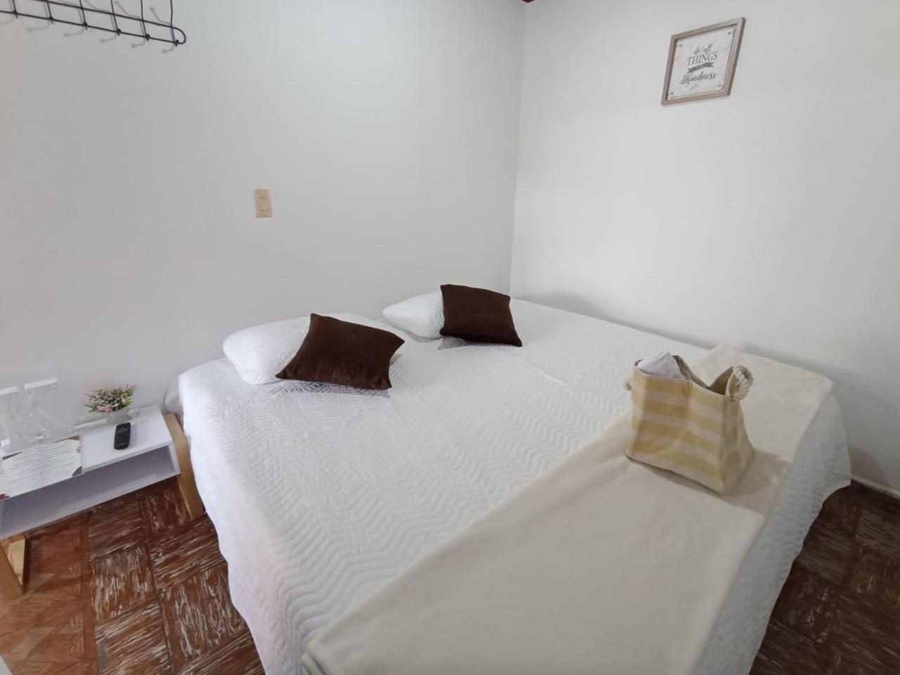Komodo Alojamiento- Hostal Autoservicio, Ubicado Cerca Al Centro Historico - Bano Privado, Wifi , Cama 2X2 Y Agua Caliente Y Cocina Compartida Popayan Extérieur photo